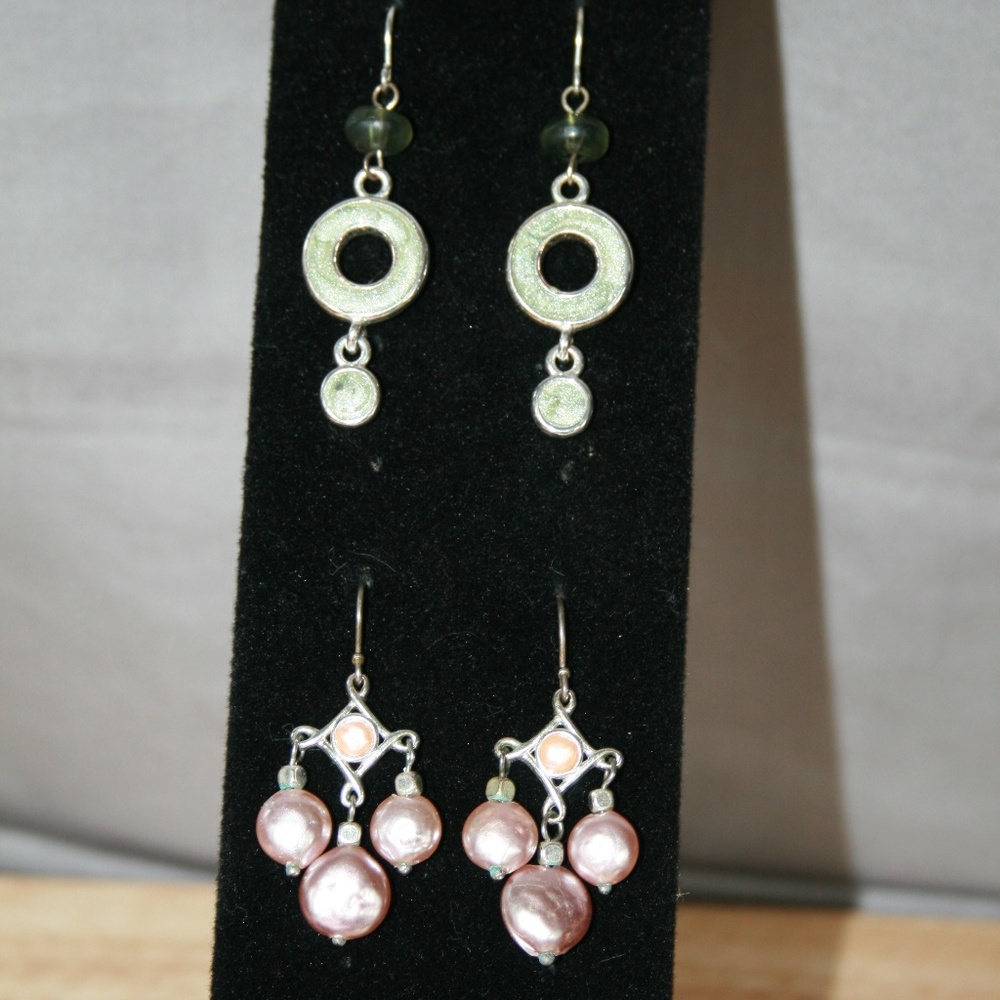 2 pair of Earrings